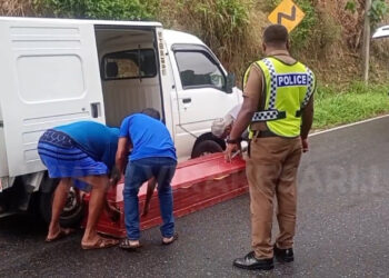 மோட்டார் சைக்கிள் – லொறி விபத்து ; இரு பிள்ளைகளின் தாய் உயிரிழப்பு ; தந்தை ஆபத்தான நிலையில்