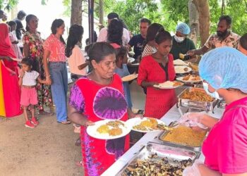 எசல பௌர்ணமி தினத்தை முன்னிட்டு நாடளாவிய ரீதியில் 8,355 தானசாலைகள்!