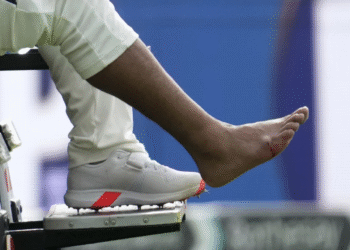 இங்கிலாந்துடனான 4ஆவது டெஸ்டில் பான்ட் உபாதைக்குள்ளாகி ஓய்வுபெற்றார்; இந்தியா 264 – 4 விக்.