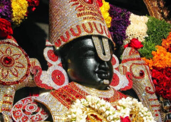 திருப்பதி ஏழுமலையானின் முகம் ஏன் நாமத்தால் மூடப்பட்டுள்ளது தெரியுமா?