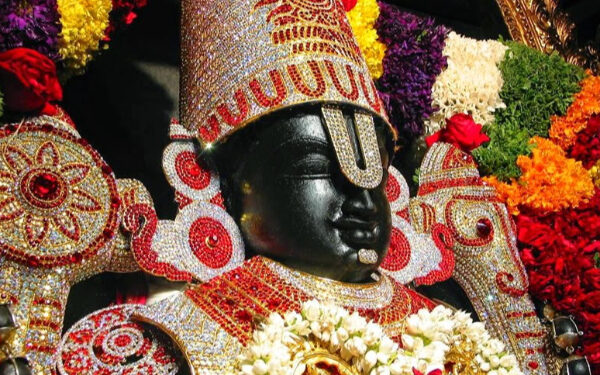 திருப்பதி ஏழுமலையானின் முகம் ஏன் நாமத்தால் மூடப்பட்டுள்ளது தெரியுமா?