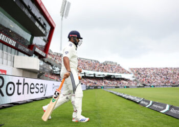 நான்காவது டெஸ்டில் இந்தியா 358; இங்கிலாந்து துணிச்சலான பதில்: ரிஷாப் பான்ட் முற்றிலும் எதிர்பாராதவிதமாக மீண்டும் துடுப்பெடுத்தாடினார்