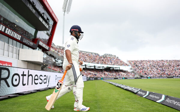 நான்காவது டெஸ்டில் இந்தியா 358; இங்கிலாந்து துணிச்சலான பதில்: ரிஷாப் பான்ட் முற்றிலும் எதிர்பாராதவிதமாக மீண்டும் துடுப்பெடுத்தாடினார்