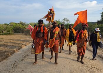 யாழ்ப்பாணம் செல்வச்சந்நிதி ஆலயத்தில் இருந்து ஆரம்பித்து கதிர்காமத்தை சென்றடைந்த பாதையாத்திரிகள்