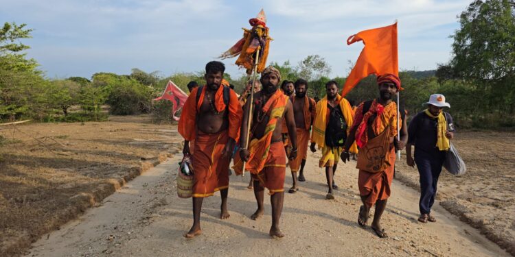 யாழ்ப்பாணம் செல்வச்சந்நிதி ஆலயத்தில் இருந்து ஆரம்பித்து கதிர்காமத்தை சென்றடைந்த பாதையாத்திரிகள்