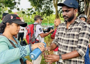 அரசியல் கைதிகளின் விடுதலைக்கான “விடுதலை நீர்” சேகரிப்பு கொழும்பில்