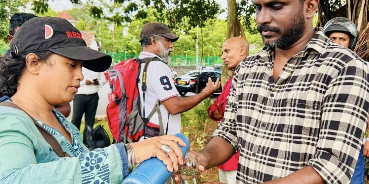 அரசியல் கைதிகளின் விடுதலைக்கான “விடுதலை நீர்” சேகரிப்பு கொழும்பில்