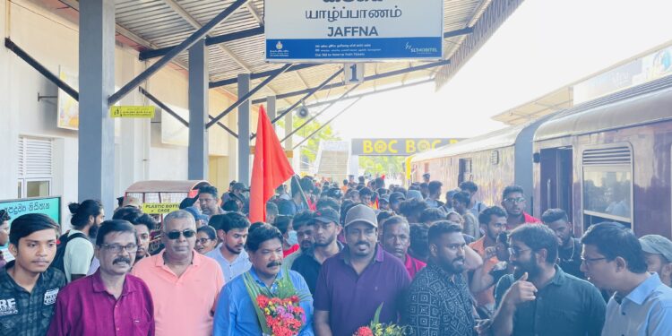 சோஷலிச இளைஞர்கள் யாழ்ப்பாணம் வந்தடைந்தனர் ; சகோதரத்துவ தினம் முன்னிட்டு அமைதி பயணம்