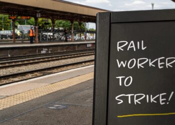 ரயில் சாரதிகள் 48 மணிநேர அடையாள பணிப்பகிஷ்கரிப்பில் ஈடுபட தீர்மானம்!