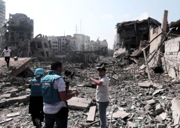 “என்னிடம் இனிமேலும் ஊடக பணியில் ஈடுபடுவதற்கான வலுஇல்லை, எனது உடல் மெலிந்து விட்டது ; காசாவிலிருந்து ஒரு ஊடகவியலாளர் ” – உடனடிதலையீடு இல்லாவிட்டால் காசாவில் இறுதியாக உள்ள ஊடகவியலாளர்கள் உயிரிழப்பார்கள் ஏஎவ்பி