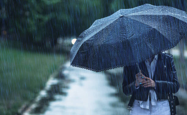 நாட்டில் பல்வேறு பகுதிகளில் மழையுடனான காலநிலை தொடரும் சாத்தியம்