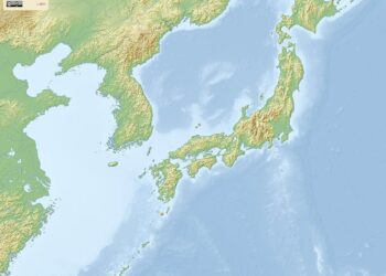 வடக்கு ஜப்பானை தாக்கியது முதல் சுனாமி பேரலைகள்