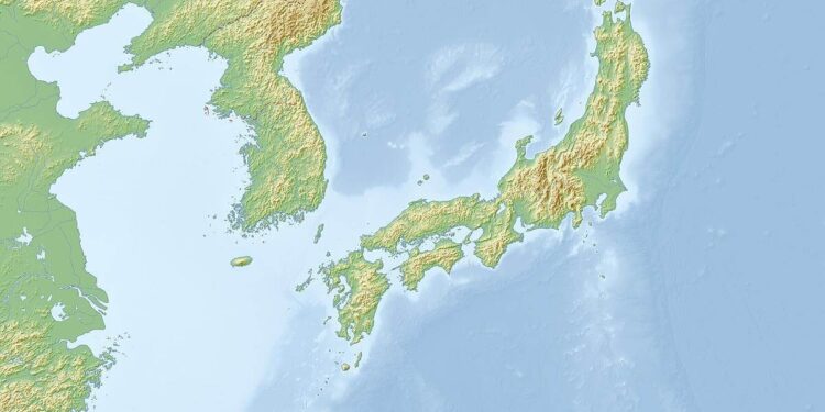 வடக்கு ஜப்பானை தாக்கியது முதல் சுனாமி பேரலைகள்