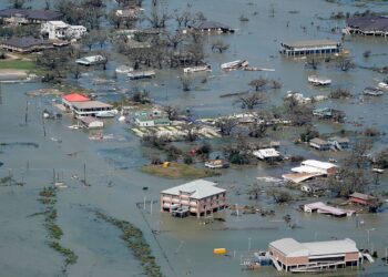 அமெரிக்காவின் டெக்சாஸில் வெள்ளப்பெருக்கில் உயிரிழந்தவர்களின் எண்ணிக்கை 51 ஆக அதிகரிப்பு