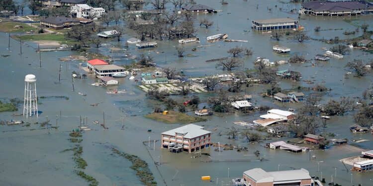 அமெரிக்காவின் டெக்சாஸில் வெள்ளப்பெருக்கில்  உயிரிழந்தவர்களின் எண்ணிக்கை 51 ஆக அதிகரிப்பு 
