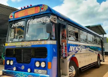 ‘சிசு சரிய’ பஸ்ஸில் இருந்து விழுந்த மாணவன் : சாரதி, நடத்துனர் பணி இடைநீக்கம்