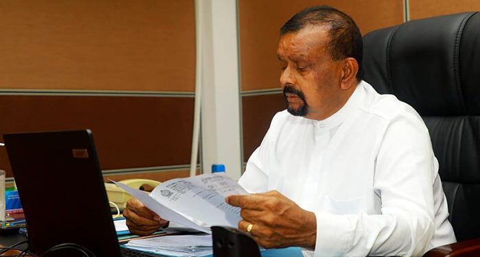 முன்னாள் அமைச்சர் எஸ்.எம் சந்திரசேன கைது