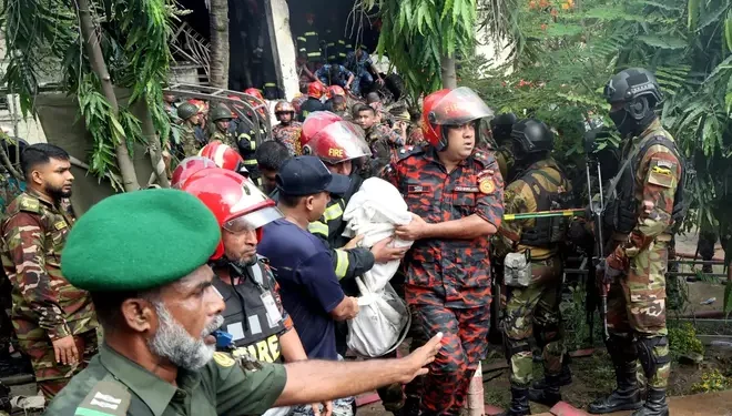 எனது நண்பன் என் கண்முன்னால் உயிரிழந்தான் ‘- பாடசாலைமீது ஜெட் மோதியதை விபரித்த பங்களாதேஸ் பாடசாலை மாணவன்