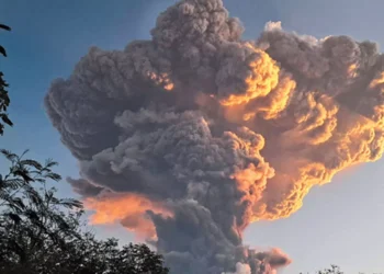 ரஷ்யாவில் 475 ஆண்டுகளுக்குப் பின்னர் குமுறியது எரிமலை 