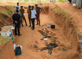 செம்மணியில் மீட்கப்பட்ட பொருட்கள் மக்கள் பார்வைக்கு ; அடையாளம் காட்டி விசாரணைக்கு உதவுமாறு கோரிக்கை