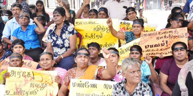 கறுப்புப் பட்டிகளை அணிந்து 14வது நாளாகவும் போராட்டம்