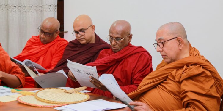 புதிய கல்வி சீர்திருத்தங்களுக்கு பங்களிப்பது மகாசங்கத்தினரின் தேசிய பொறுப்பாகும் – அமரபுர, ராமண்ய மகா நிகாயக்களின் தேரர்கள் பிரதமரிடம் தெரிவிப்பு