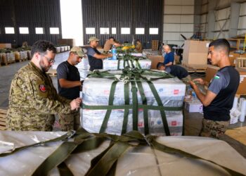 காசாவிற்குள் மனிதாபிமான உதவிகளை விமானம் மூலம் போட்டது கனடா -இஸ்ரேலிற்கு எதிராக கடும் குற்றச்சாட்டு