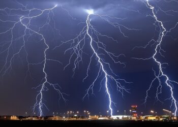 கடும் மின்னல் தாக்கம் தொடர்பில் எச்சரிக்கை