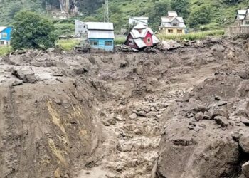 ஜம்மு-காஷ்மீரில் மேகவெடிப்பால் ஏற்பட்ட பெருவெள்ளத்தில் சிக்கி 46 பேர் உயிரிழப்பு