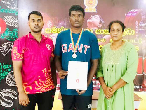 கோப்பாய் சரவணபவானந்த வித்தி.மாணவனுக்கு வெண்கலம்