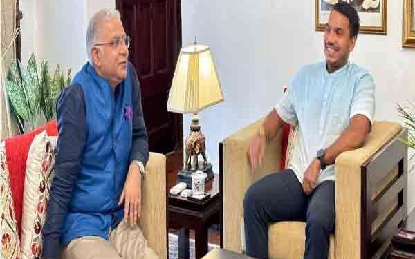 நாமலை சந்தித்தார் இந்திய உயர்ஸ்தானிகர் சந்தோஷ் ஜா!