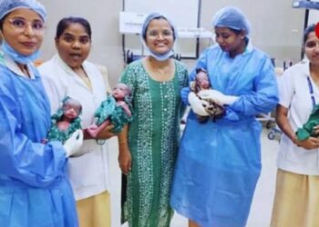 ஒரே பிரசவத்தில் 4 சிசுக்கள் மகிழ்ச்சியின் உச்சத்தில் பெற்றோர்!