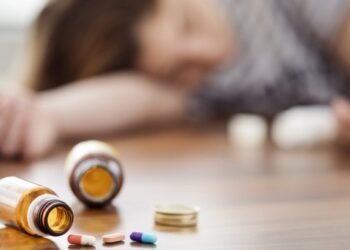 பிள்ளைகளுக்கு விஷம் கொடுத்த தாய் பலி!