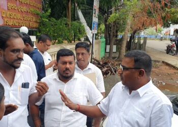 வேலணைப் பிரதேச செயலகத்தில் ஏற்பட்ட பரபரப்பு!