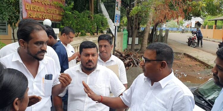 வேலணைப் பிரதேச செயலகத்தில் ஏற்பட்ட பரபரப்பு!