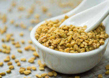 காலை எழுந்ததும் வெந்தயம் ஊறவைத்த தண்ணீர் குடிங்க…