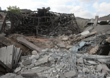 லெபனான் மீது இஸ்ரேல் தாக்குதல் : குழந்தைகள் உட்பட 5 பேர் பலி