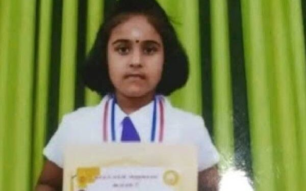 தந்தையை இழந்த மாணவி சாதனை