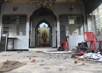 பங்களாதேஷில் உடைக்கப்பட்ட இந்துக் கோவில்