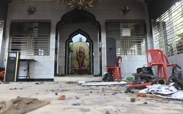 பங்களாதேஷில் உடைக்கப்பட்ட இந்துக் கோவில்