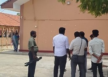 பாடசாலையிலிருந்து வெளியேற்றப்பட்ட ஊடகவியலாளர்கள்