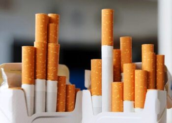 பாடசாலைக்குள் சிகரட் விற்பனை!