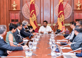 ஜனாதிபதிக்கும், இலங்கை வர்த்தக சம்மேளனத்தின் அதிகாரிகளுக்கும் இடையிலான சந்திப்பு