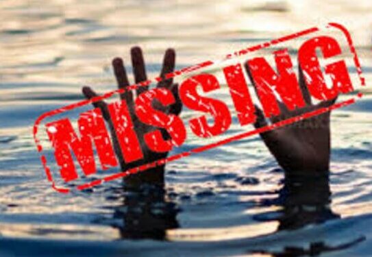 நீரில் மூழ்கி மாயமான யுவதி!