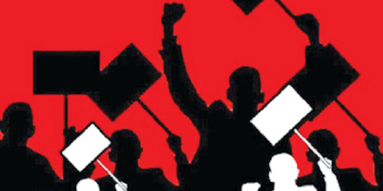 கொழும்பில் அரச வங்கி ஊழியர்கள் போராட்டம்