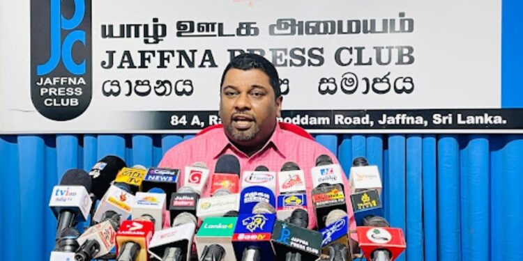 மண்டைதீவு கொலைகள் தொடர்பில் உடன் விசாரணை வேண்டும் – அநுரவுக்கு டக்ளஸ் அவசர கடிதம்!