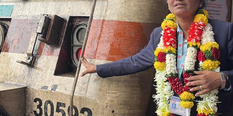 ஓய்வு பெறுகிறார் ஆசியாவின் முதல் பெண் ஓட்டுநர்!