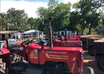 சட்டவிரோத மணல் அகழ்வு 13 உழவு இயந்திரம் மீட்பு!