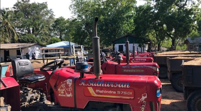 சட்டவிரோத மணல் அகழ்வு 13 உழவு இயந்திரம் மீட்பு!