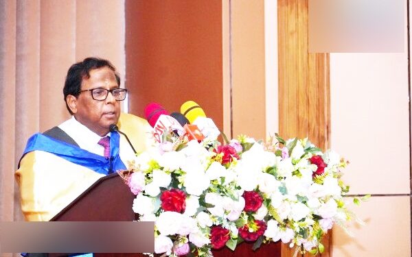 பிறமொழிகளை அறிந்திருப்பது எப்போதும் கைகொடுக்கும்.